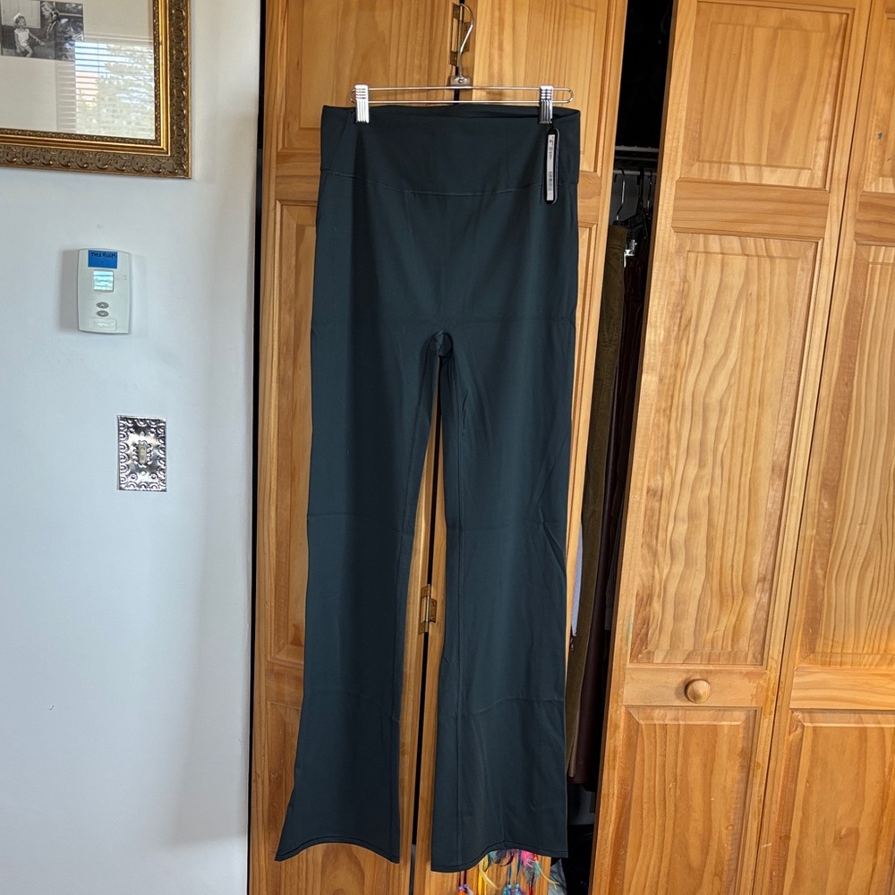 SKIMS Teal Flare Leggings